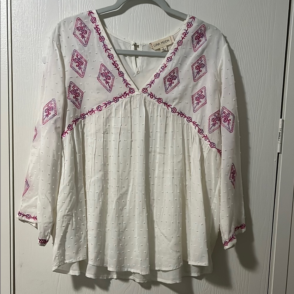 Luna Moon white Clip Dot Embroidered Peasant Top Large
